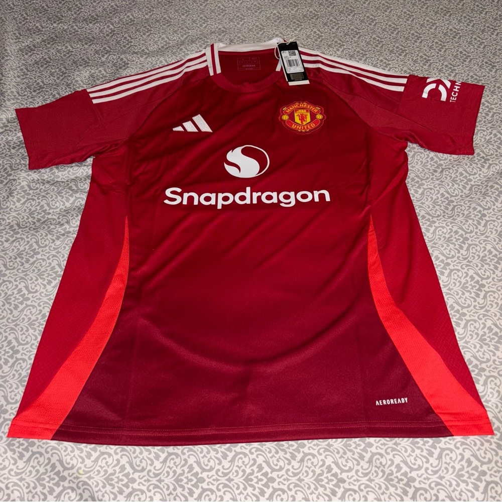 Manchester United Home Jersey 24/25 size L